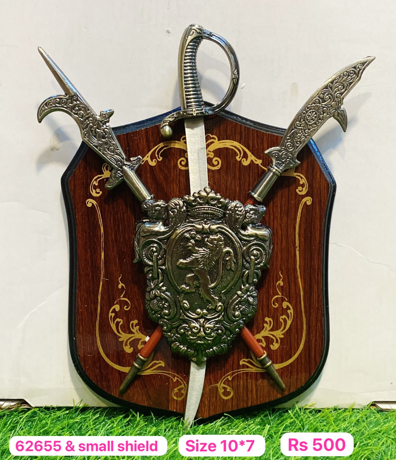 62655 small shield ( 10x7inch )