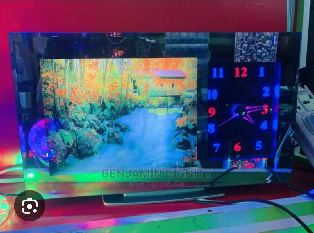 1000708 Acquarium with clock (10x16.5inch)