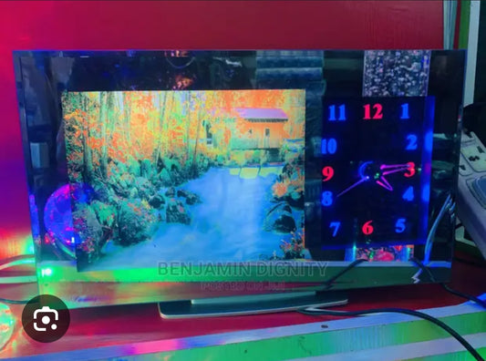 1000708 Acquarium with clock (10x16.5inch)